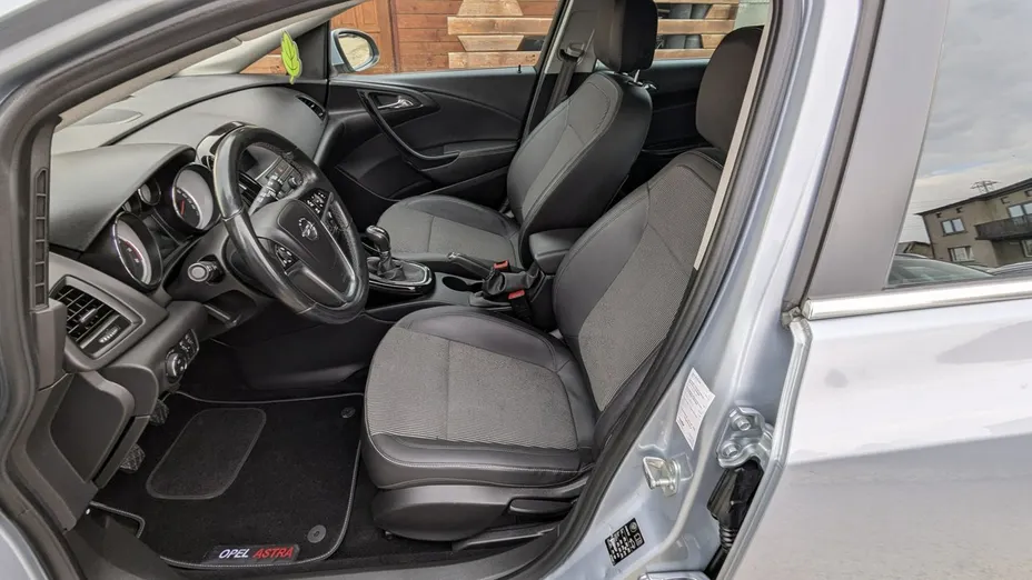 OPEL Astra -