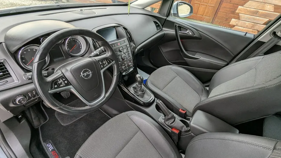 OPEL Astra -