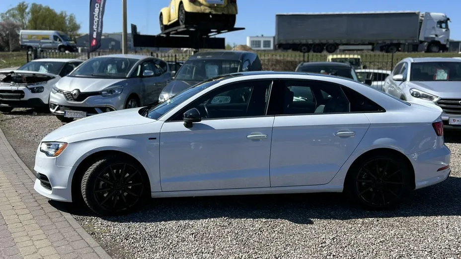 AUDI A3 Limousine -