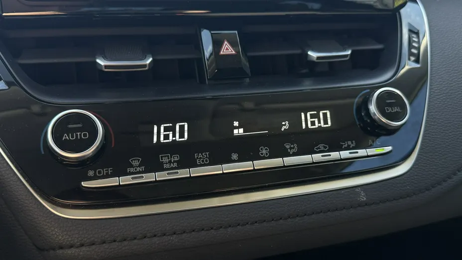 TOYOTA Corolla -