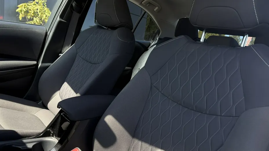 TOYOTA Corolla -