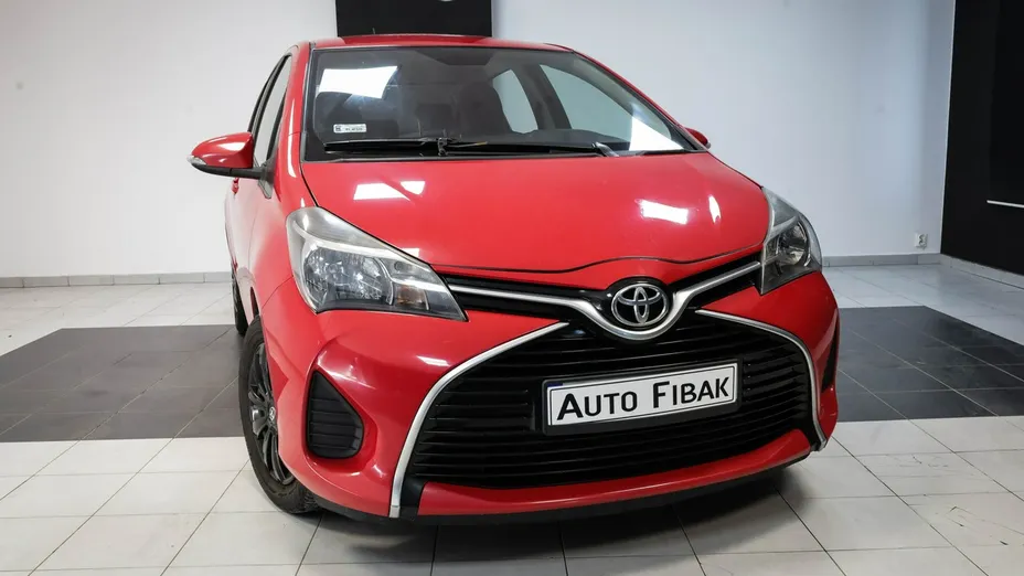 TOYOTA Yaris -