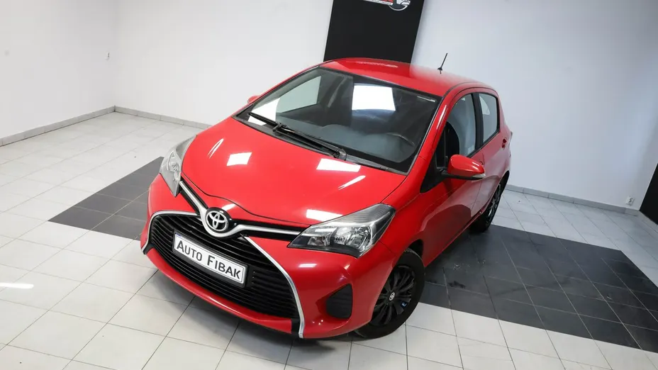 TOYOTA Yaris -
