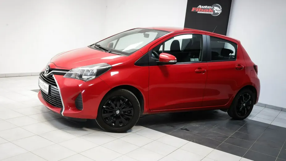 TOYOTA Yaris -