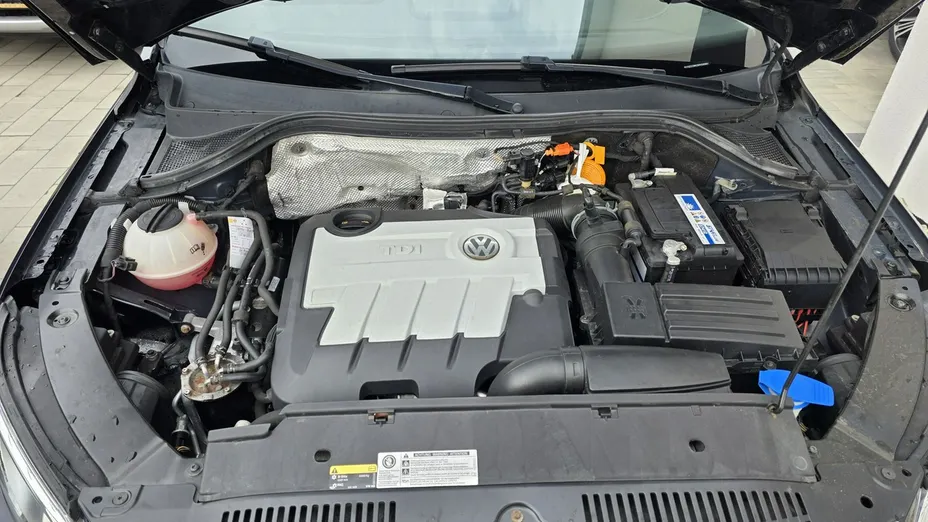 VOLKSWAGEN Tiguan -