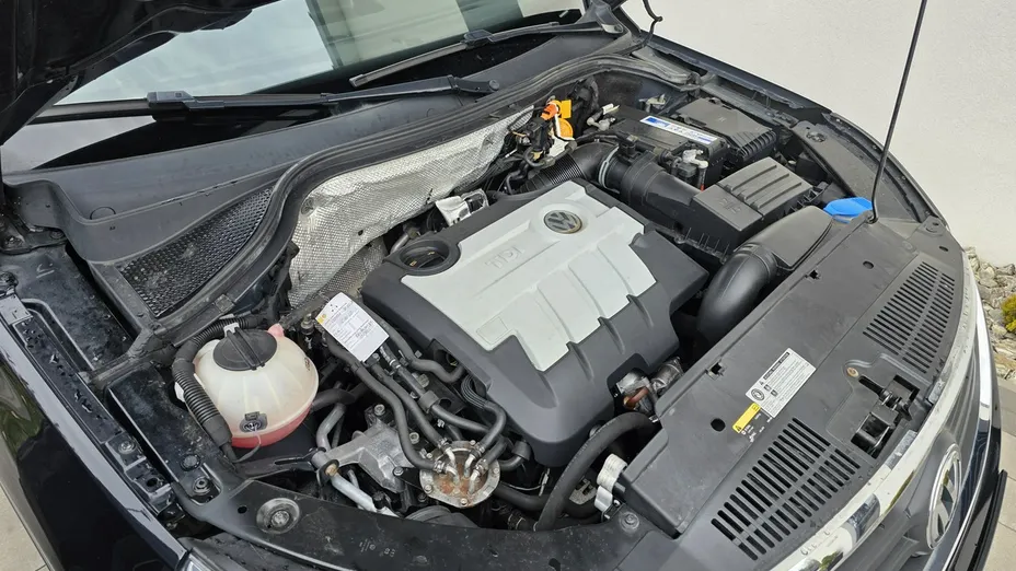 VOLKSWAGEN Tiguan -