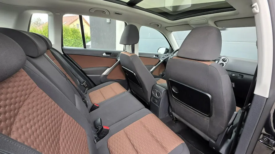 VOLKSWAGEN Tiguan -