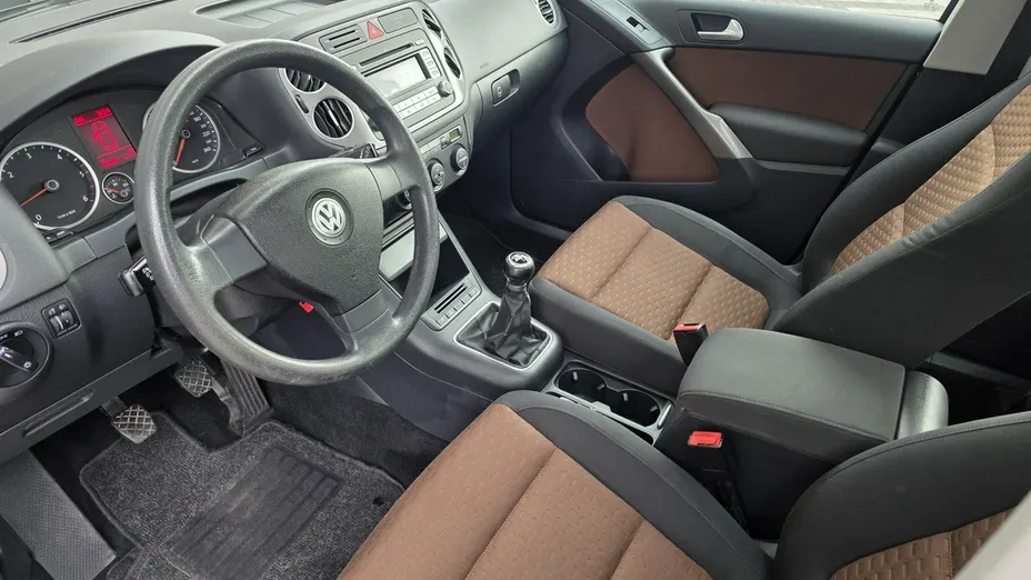 VOLKSWAGEN Tiguan -