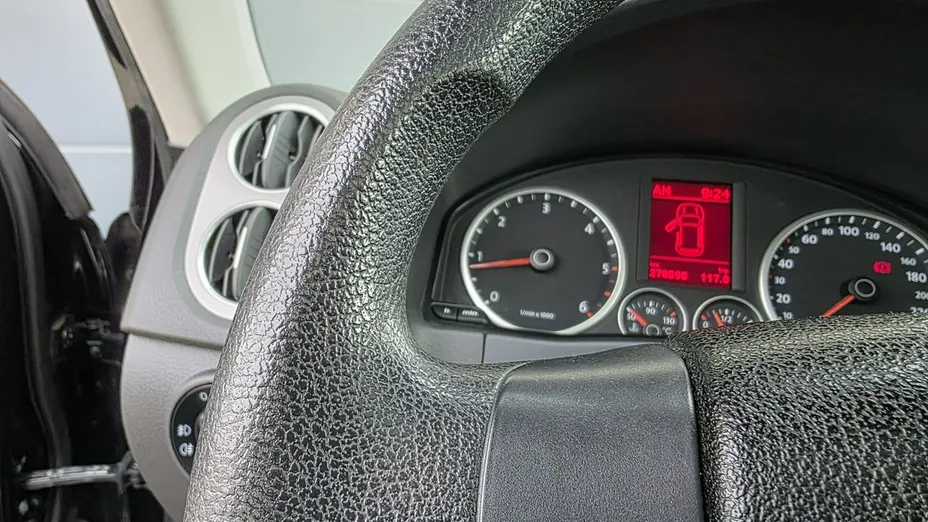 VOLKSWAGEN Tiguan -