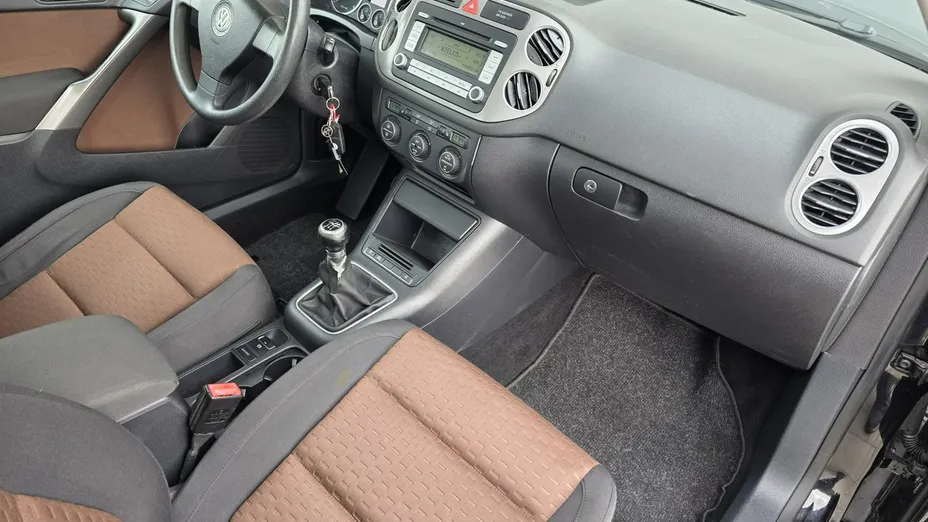 VOLKSWAGEN Tiguan -