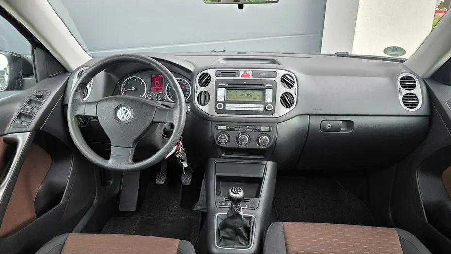 VOLKSWAGEN Tiguan -