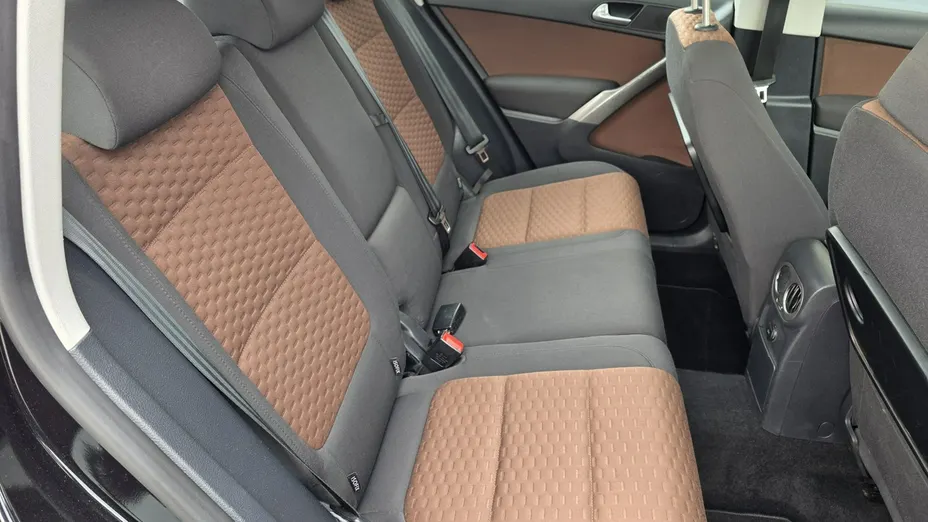 VOLKSWAGEN Tiguan -