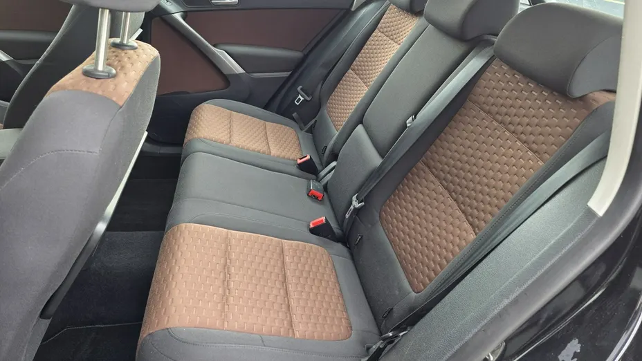 VOLKSWAGEN Tiguan -