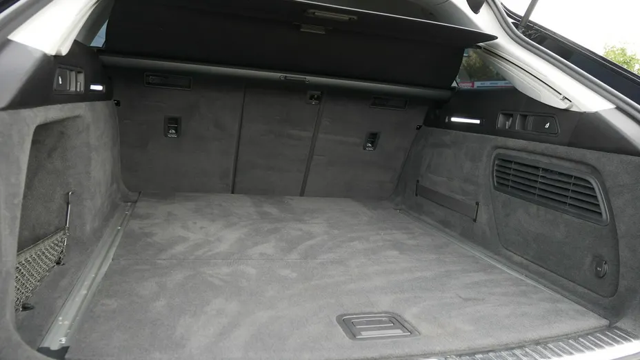 AUDI A6 -