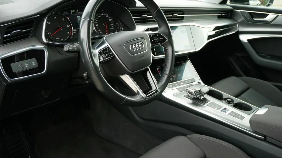 AUDI A6 -