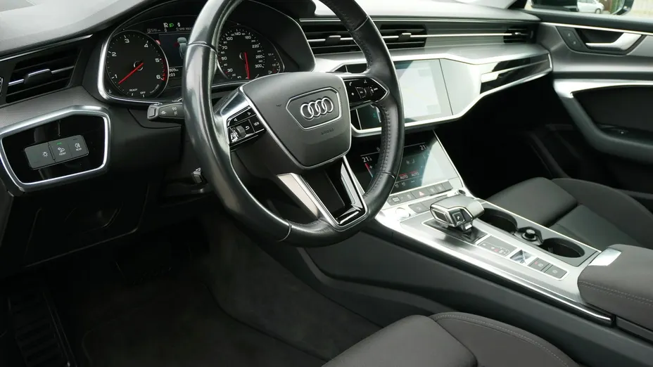 AUDI A6 -