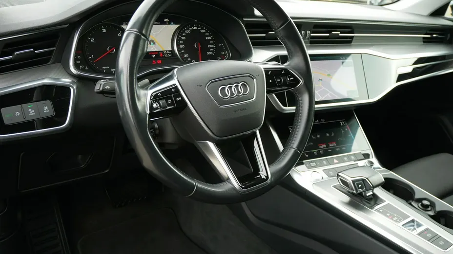 AUDI A6 -