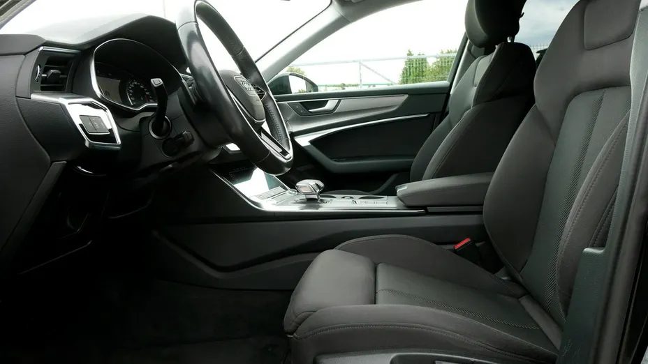 AUDI A6 -