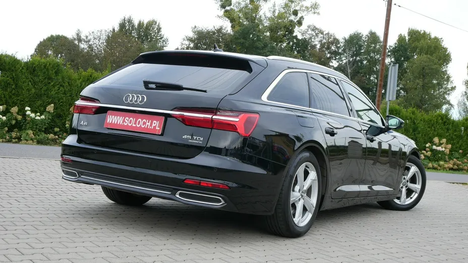 AUDI A6 -