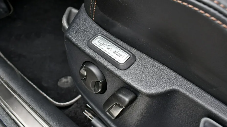 VOLKSWAGEN Passat -