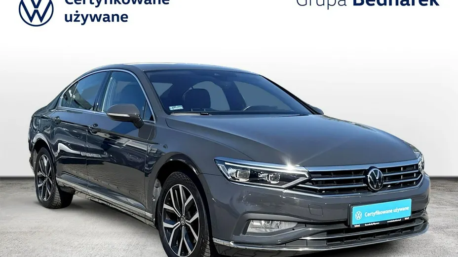 VOLKSWAGEN Passat -
