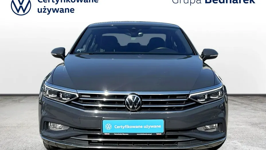 VOLKSWAGEN Passat -