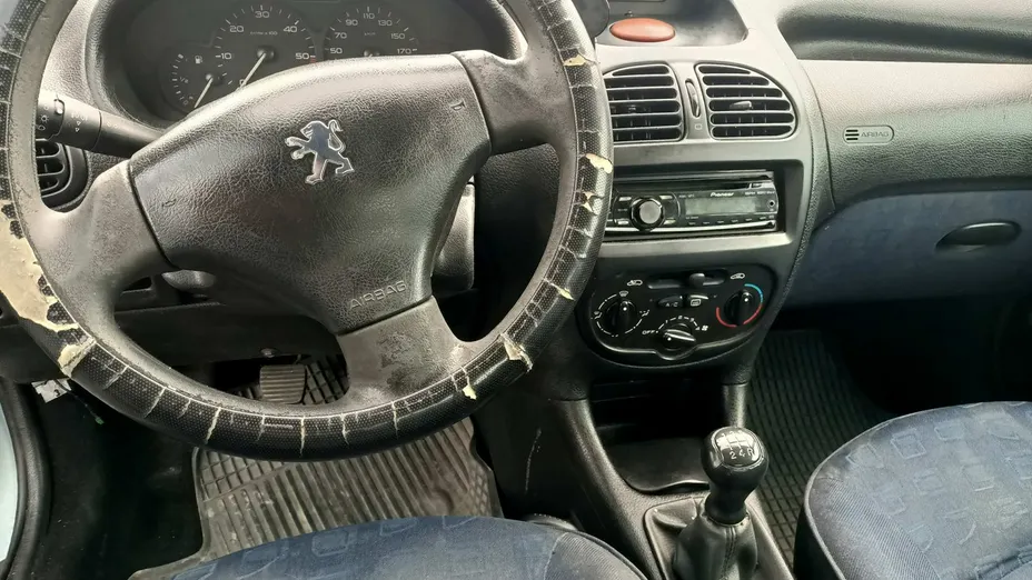 PEUGEOT 206 -