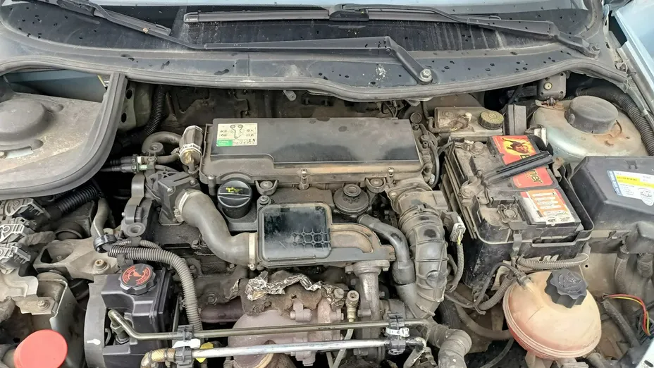 PEUGEOT 206 -