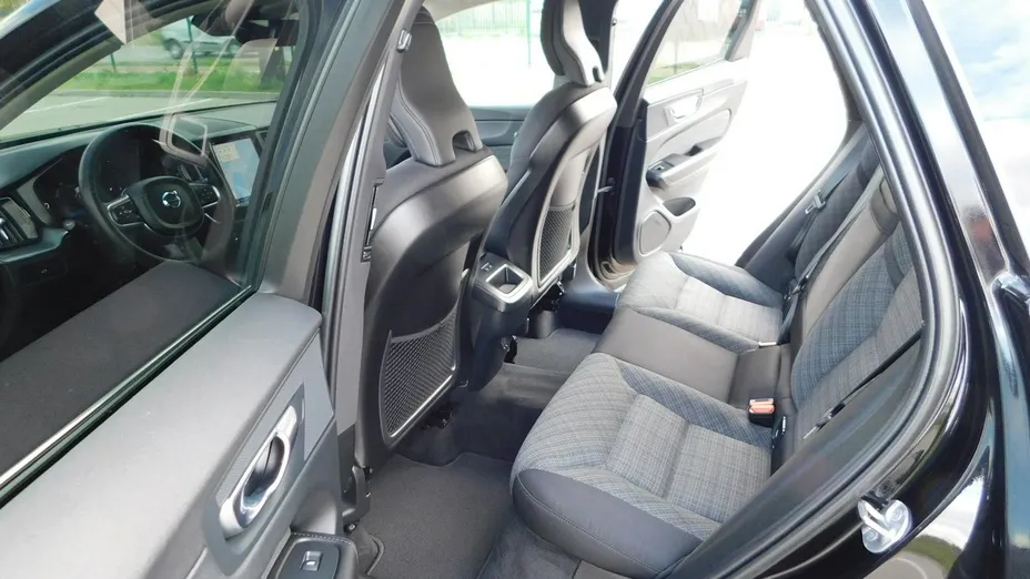 VOLVO XC60 -