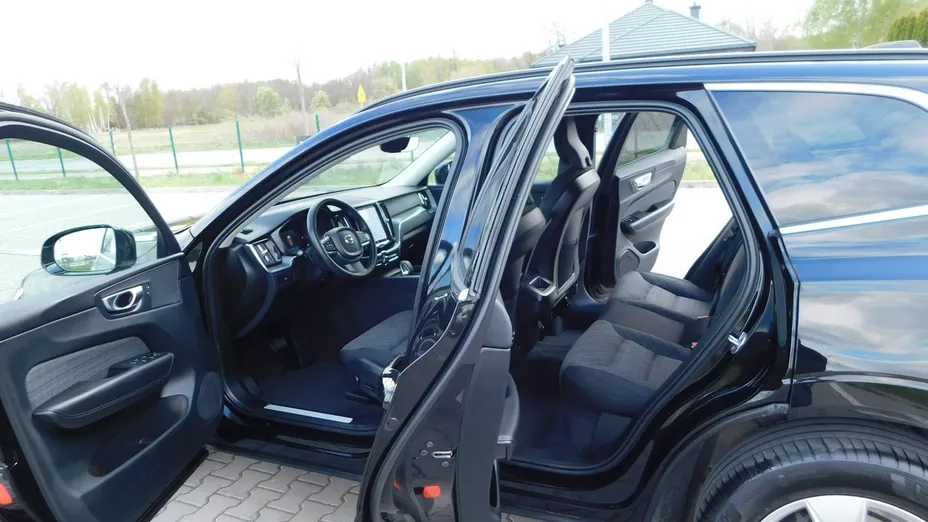VOLVO XC60 -