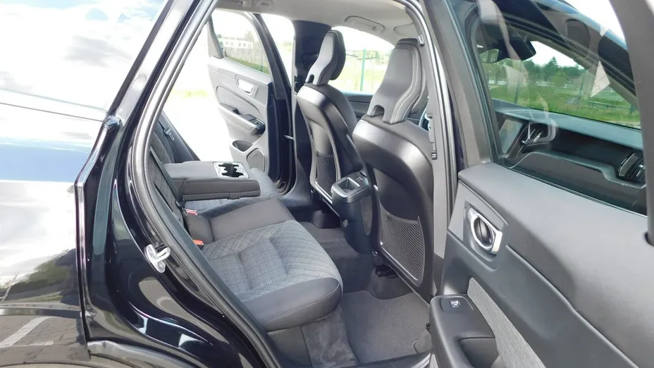 VOLVO XC60 -