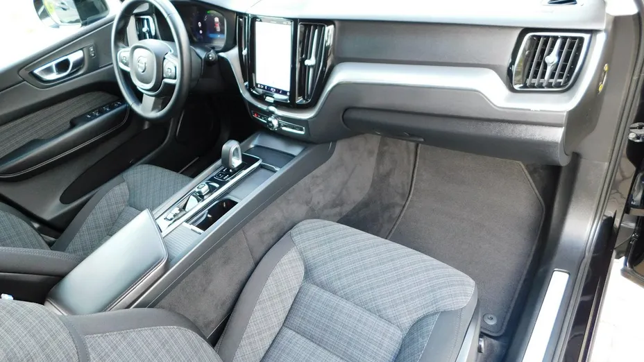 VOLVO XC60 -