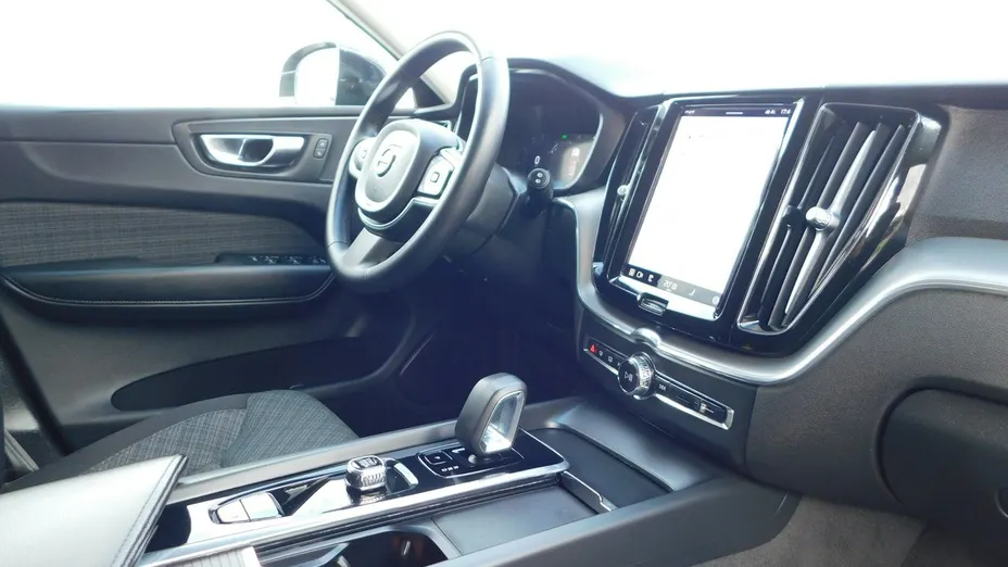 VOLVO XC60 -