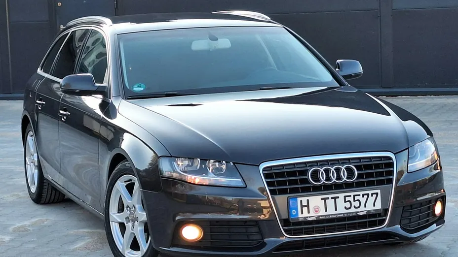 AUDI A4 -