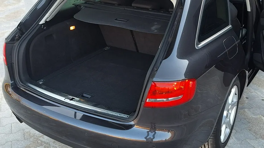 AUDI A4 -