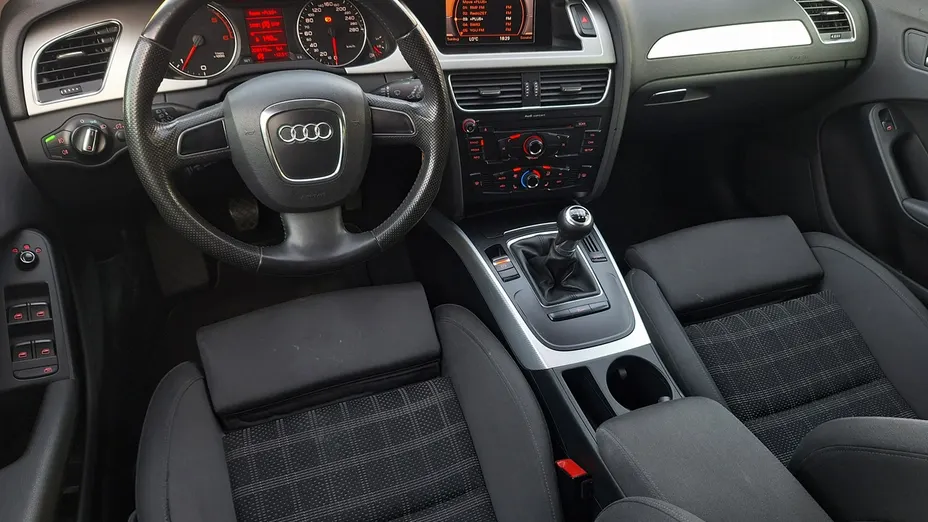 AUDI A4 -