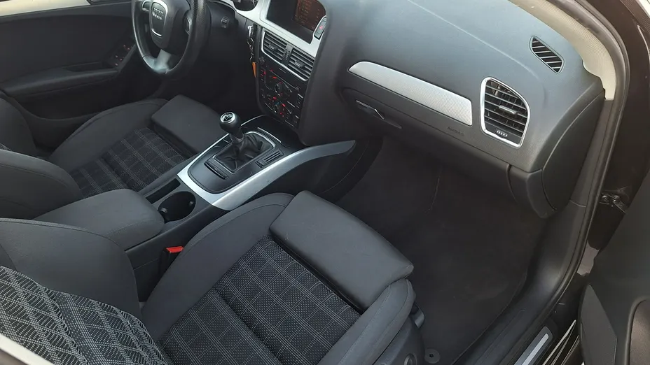 AUDI A4 -