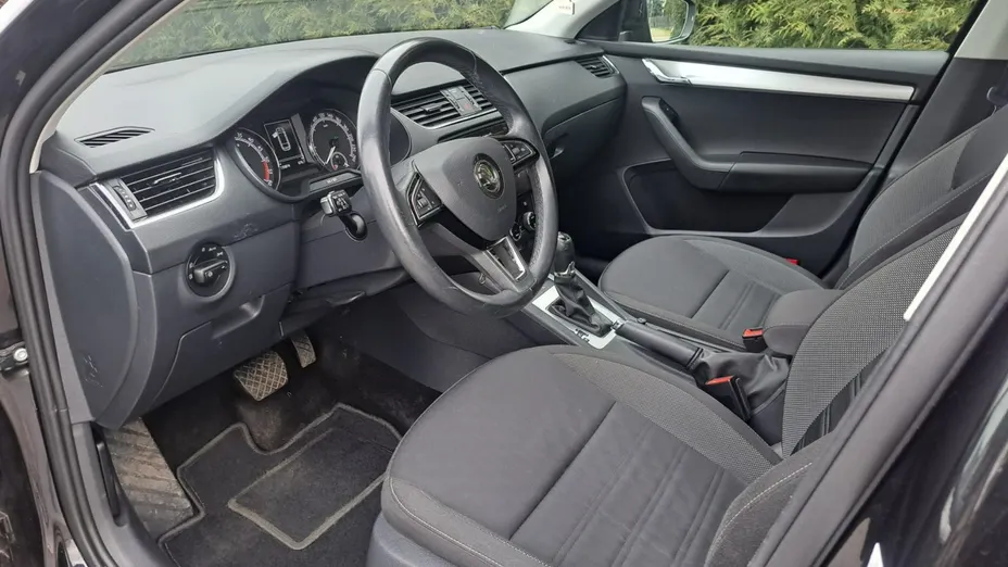 SKODA Octavia -