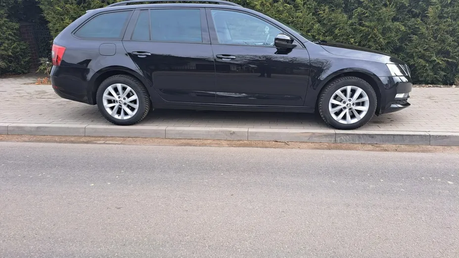 SKODA Octavia -