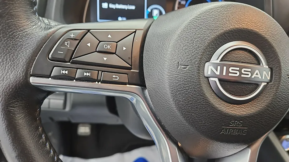NISSAN Leaf -