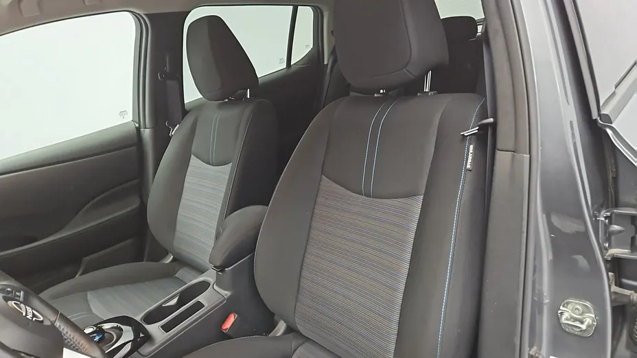 NISSAN Leaf -