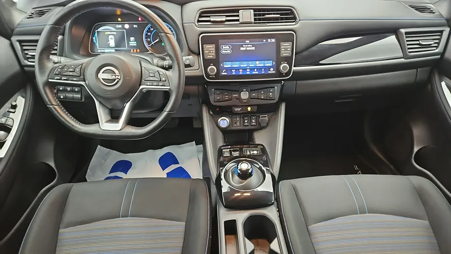NISSAN Leaf -