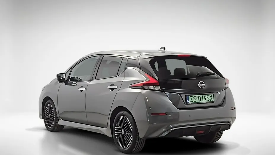 NISSAN Leaf -