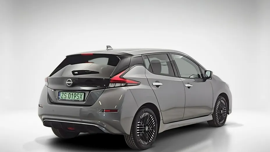 NISSAN Leaf -