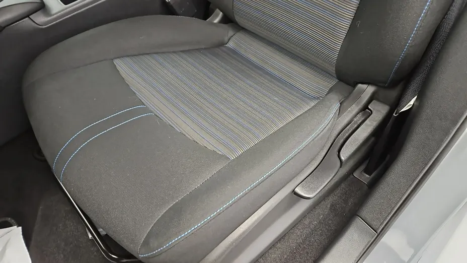 NISSAN Leaf -