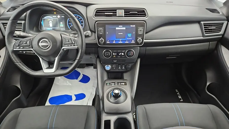 NISSAN Leaf -
