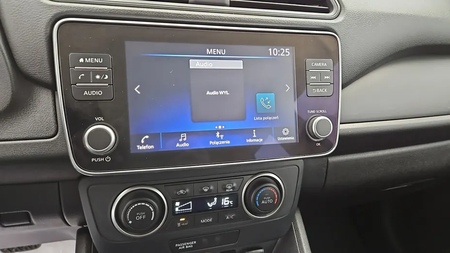 NISSAN Leaf -