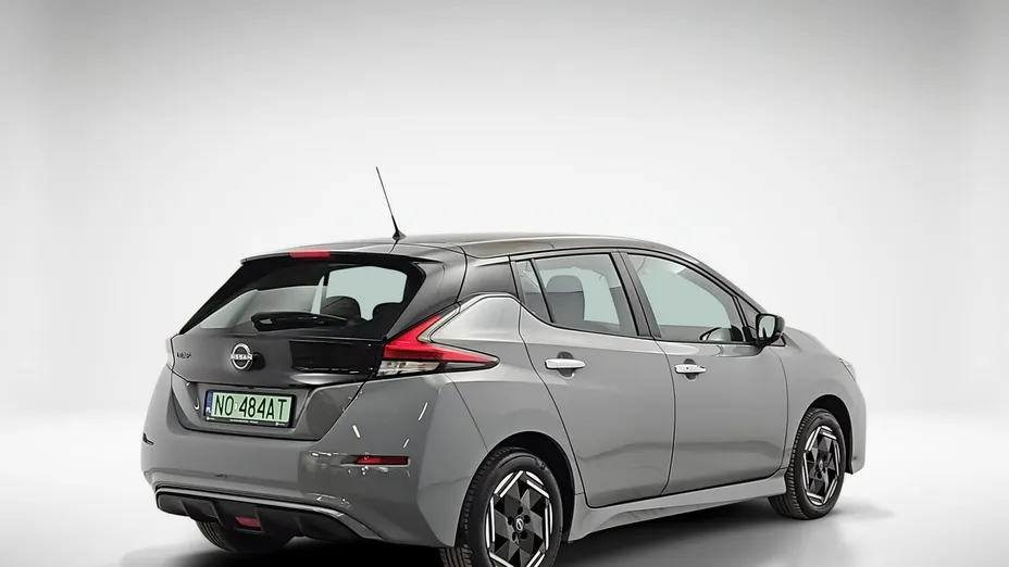 NISSAN Leaf -