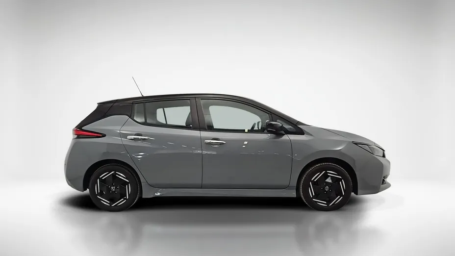 NISSAN Leaf -