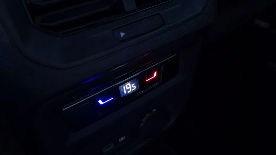 VOLKSWAGEN Tiguan -